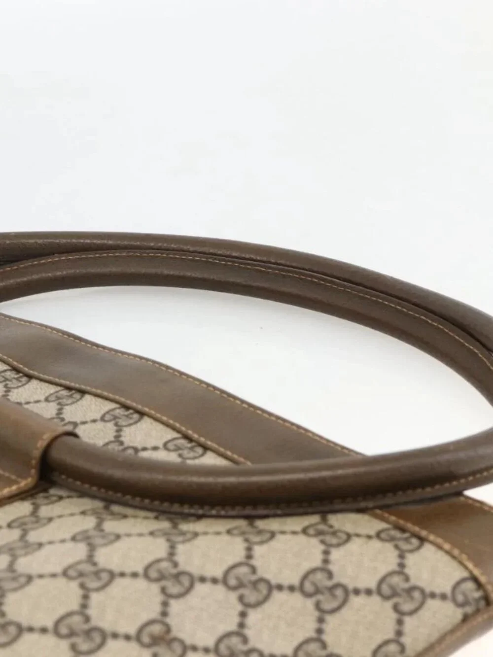 Gucci brand	gucci color	beige
